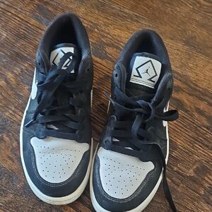 Womens Black and White Sneakers